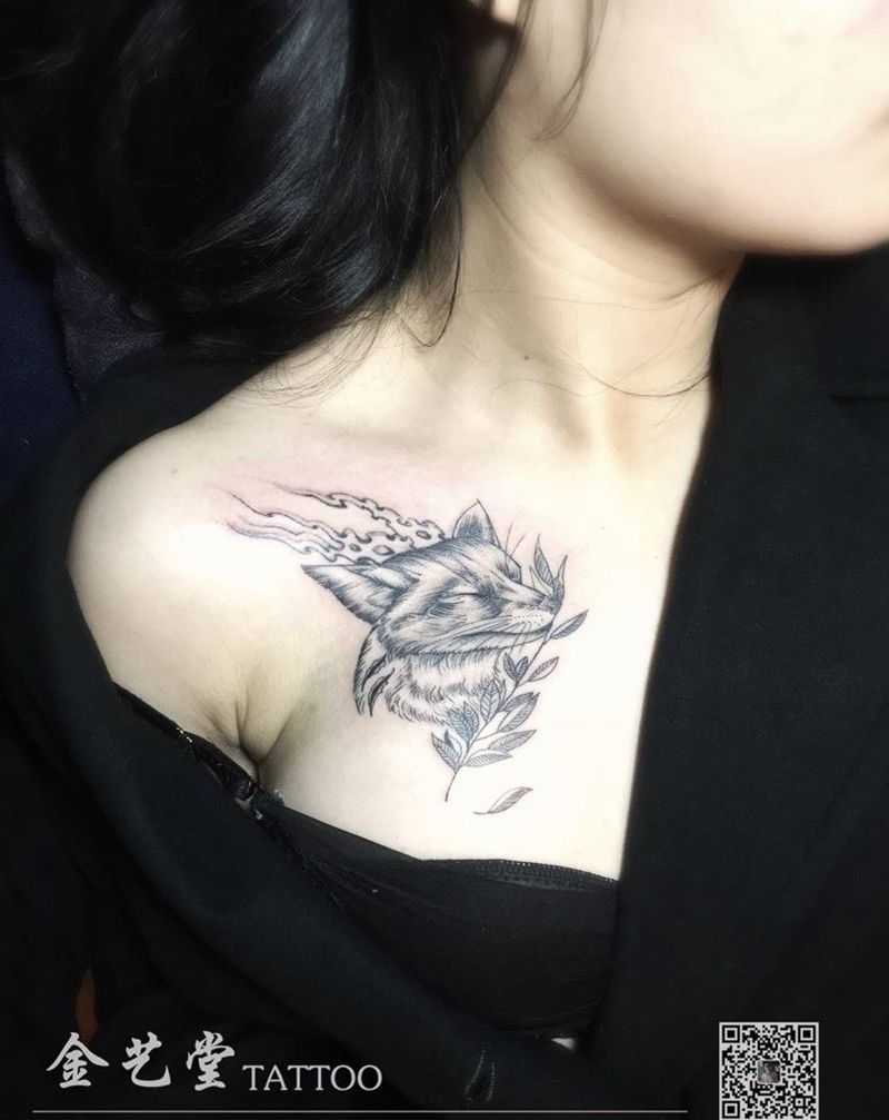 狐狸纹身图片_成品胸部清新欧美几何动物纹身图案
