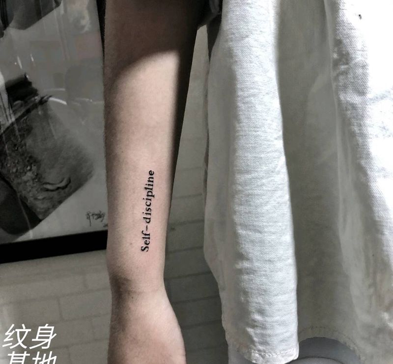小图案纹身图片_手臂字母纹身图案