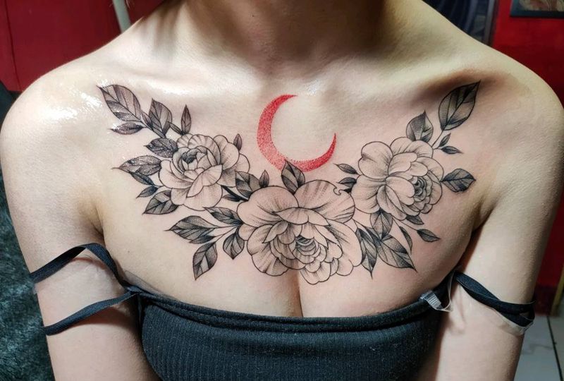 花胸！纹身图片_胸部点刺纹身图案