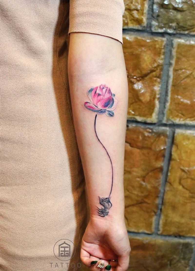 佛手莲花纹身图片_成品手臂传统习俗植物宗教水墨纹身图案