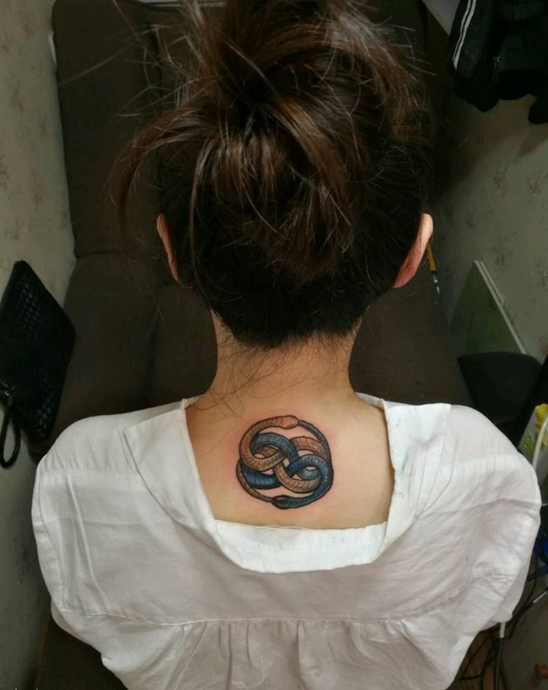 缠蛇 后颈 完成!纹身图片