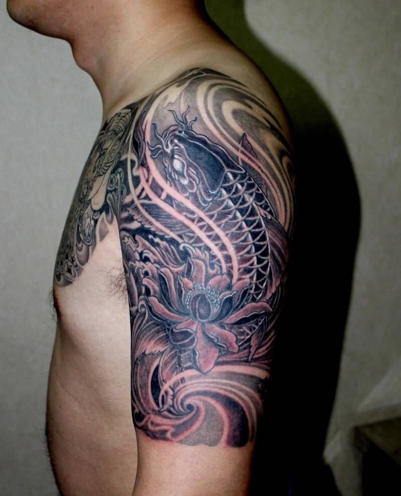 鲤鱼貔貅半胛纹身图片_成品胸部肩部传统半胛纹身图案