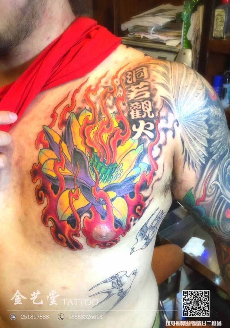 火莲花纹身图片_成品胸部传统植物莲花纹身图案