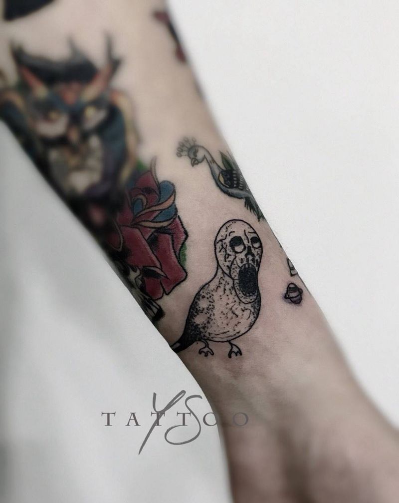 骷髅鸭纹身图片_手臂点刺New School个性纹身图案