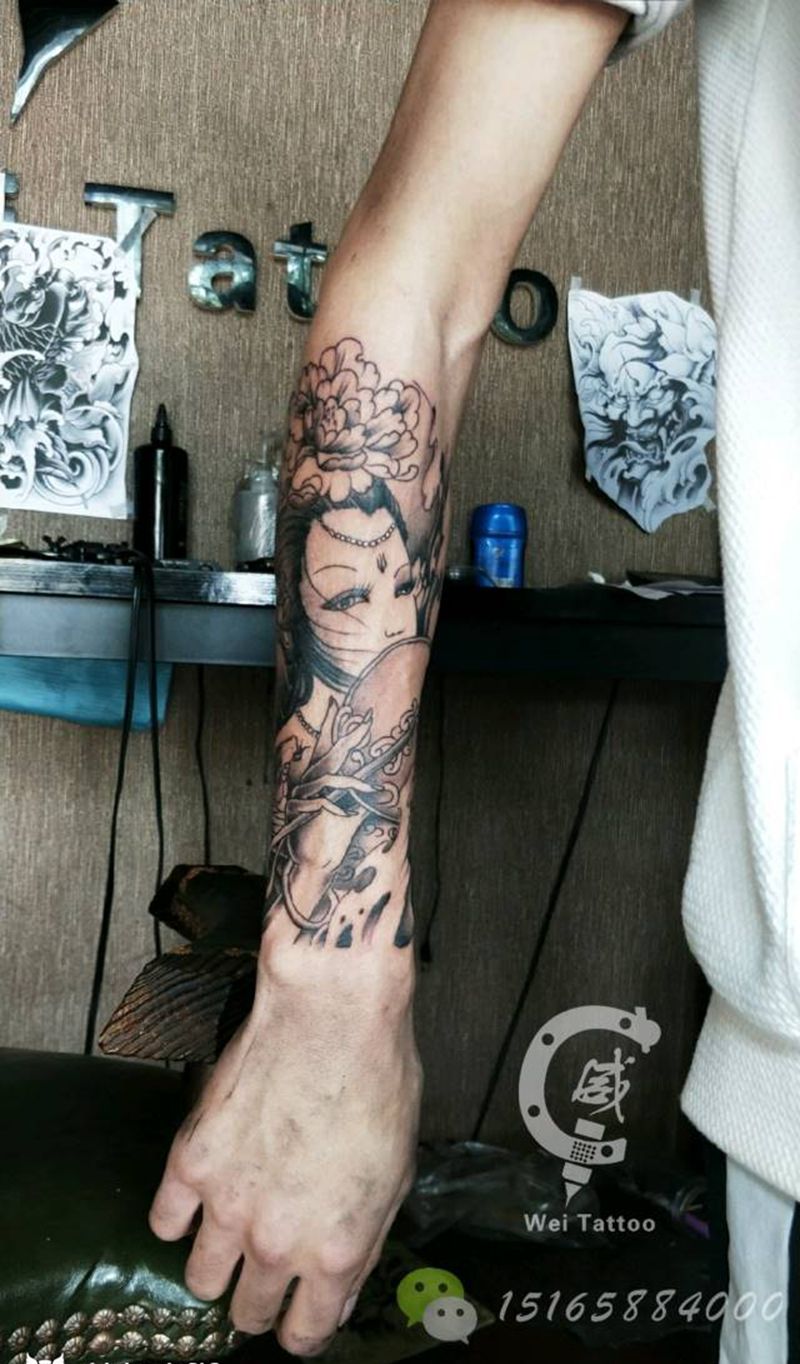 小臂艺妓纹身图片