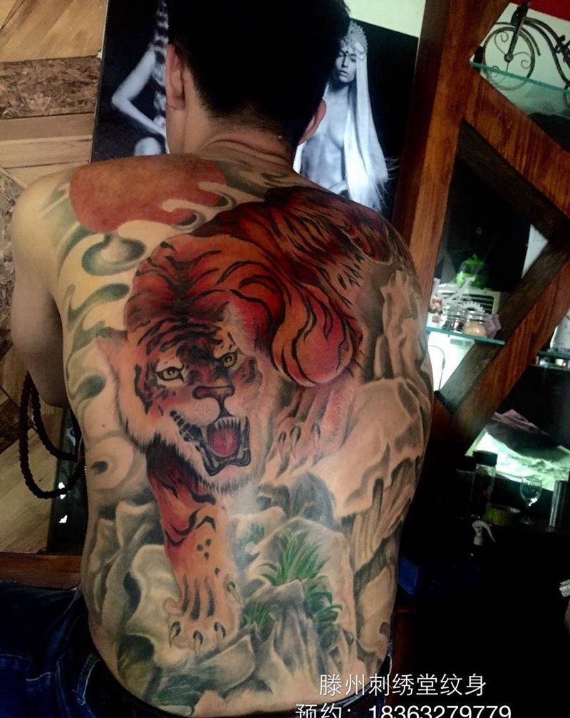 虎纹身图片