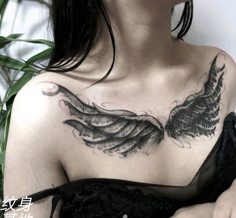 女神翅膀纹身图片_欧美写实纹身图案