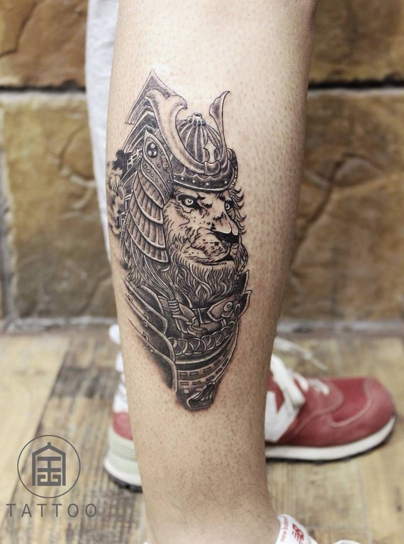 狮王武士纹身图片_成品腿部欧美写实肖像鬼神原创纹身图案