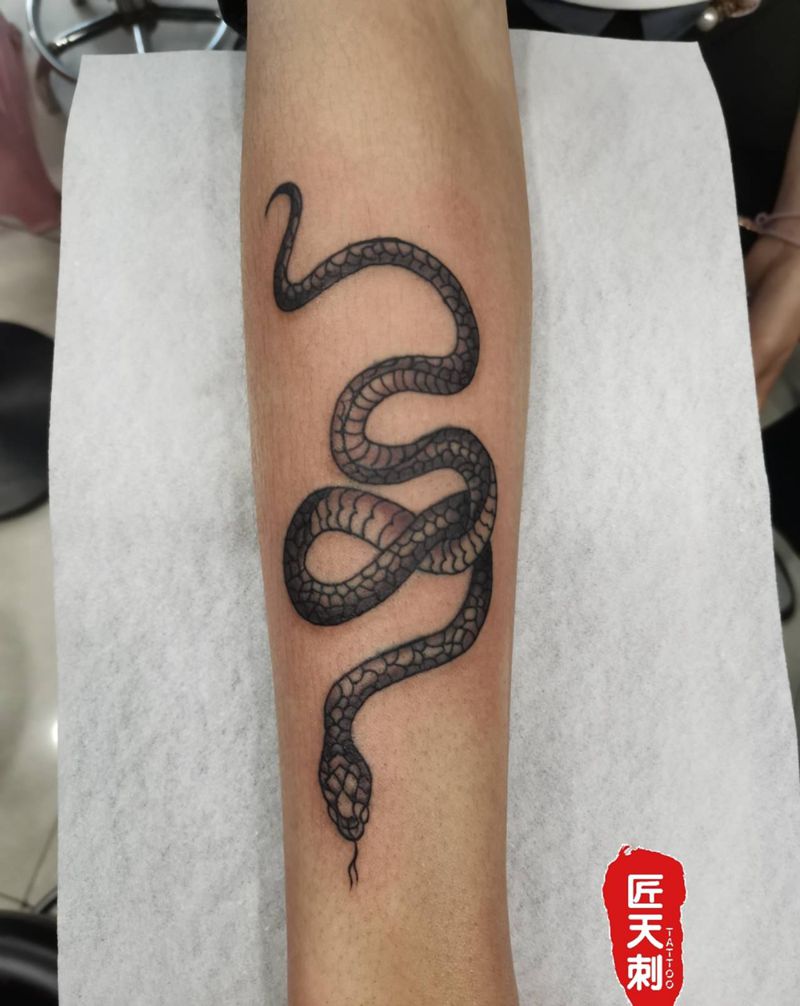 蛇纹身图片_手臂点刺New School小清新纹身图案