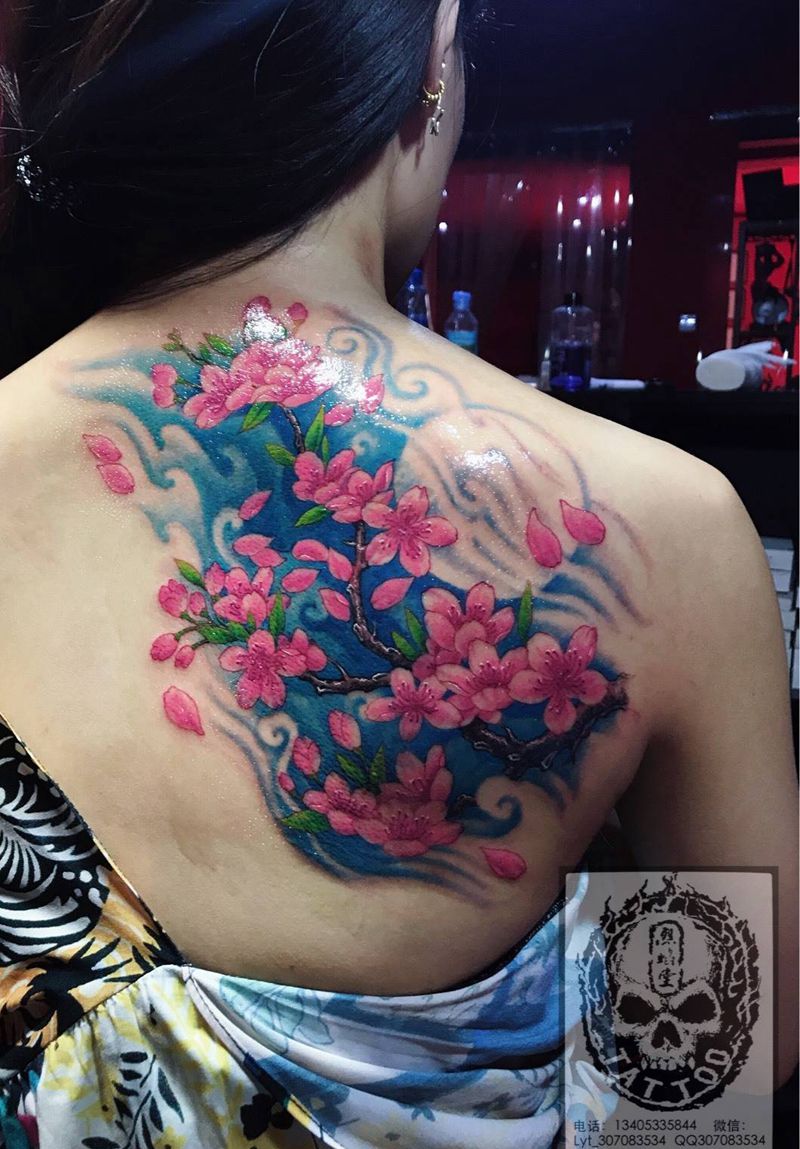 遮盖 樱花纹身图片_成品遮盖作品植物传统背部纹身图案