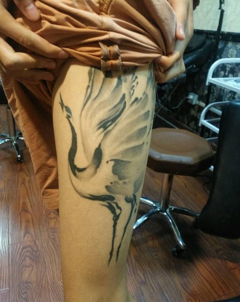 仙鹤纹身图片_腿部传统国画动物成品纹身图案