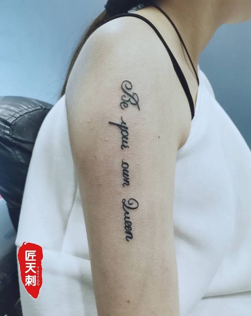 小英文纹身图片_手臂花体字新传统纹身图案