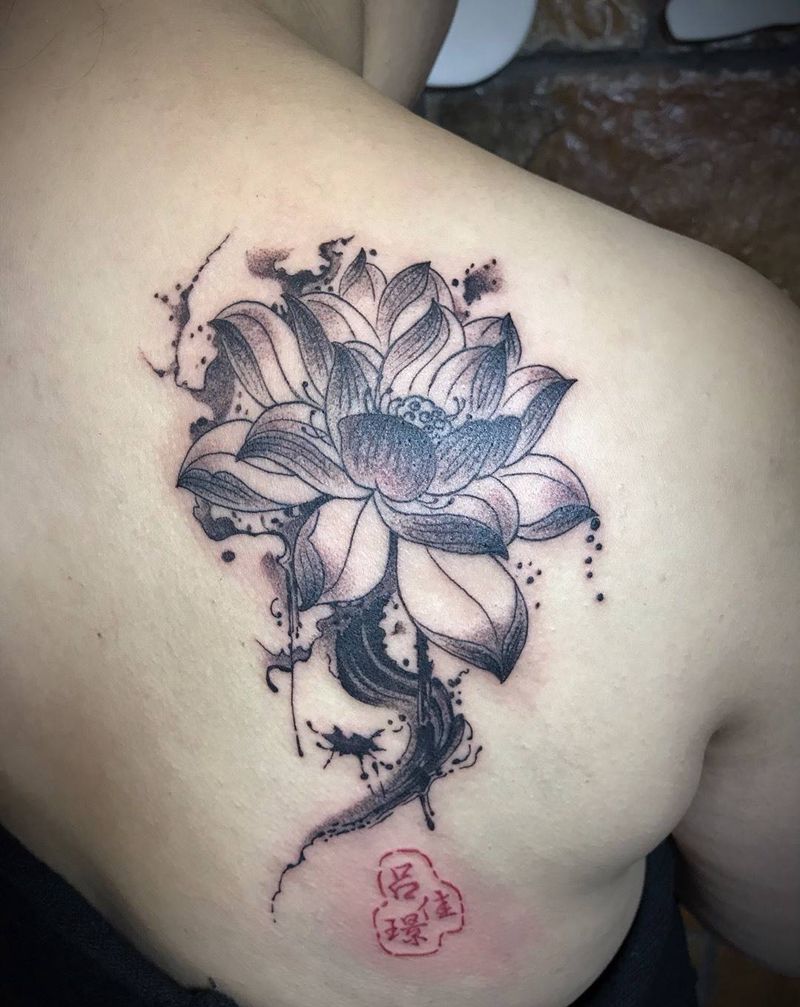 莲花纹身图片_肩部水彩水墨纹身图案