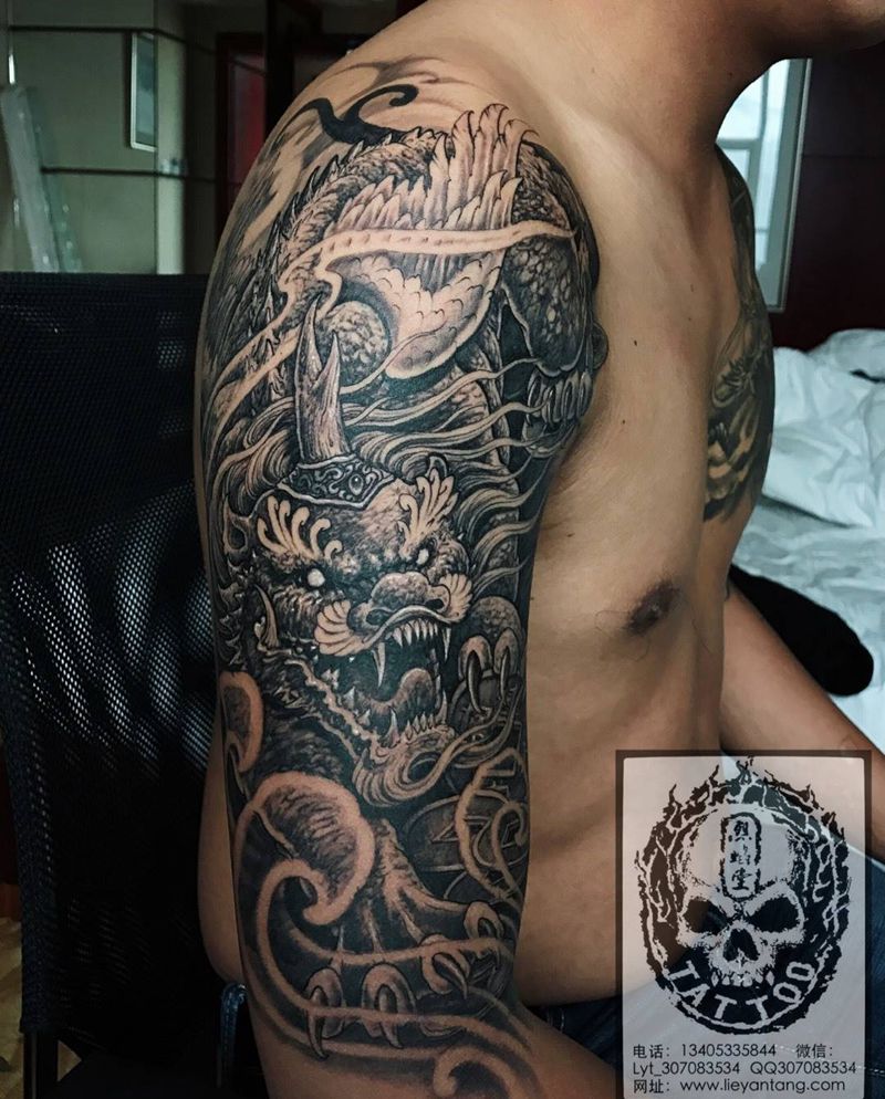 上臂貔貅纹身图片_成品肩部传统原创神兽纹身图案