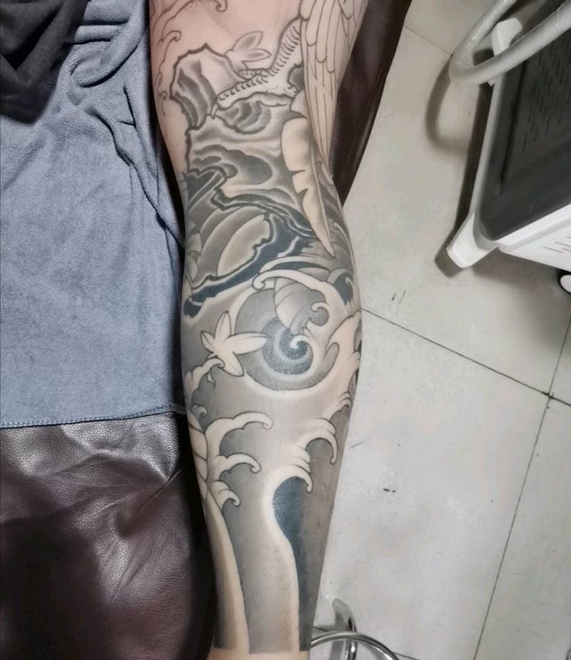 恢复后小腿纹身图片_腿部新传统凤凰纹身图案