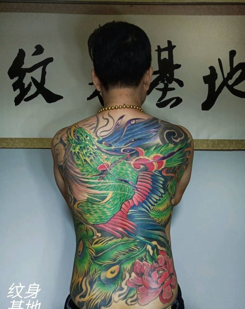 满背凤凰纹身图片_新传统纹身图案
