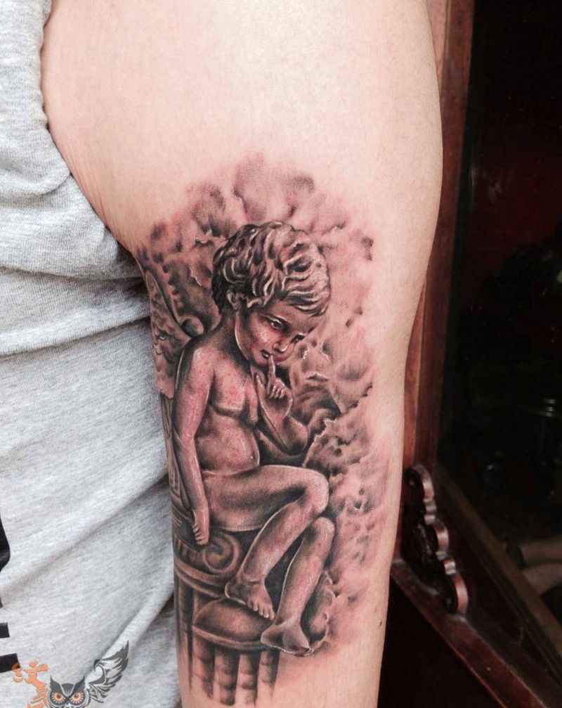 小天使纹身图片_欧美肩部宗教纹身图案