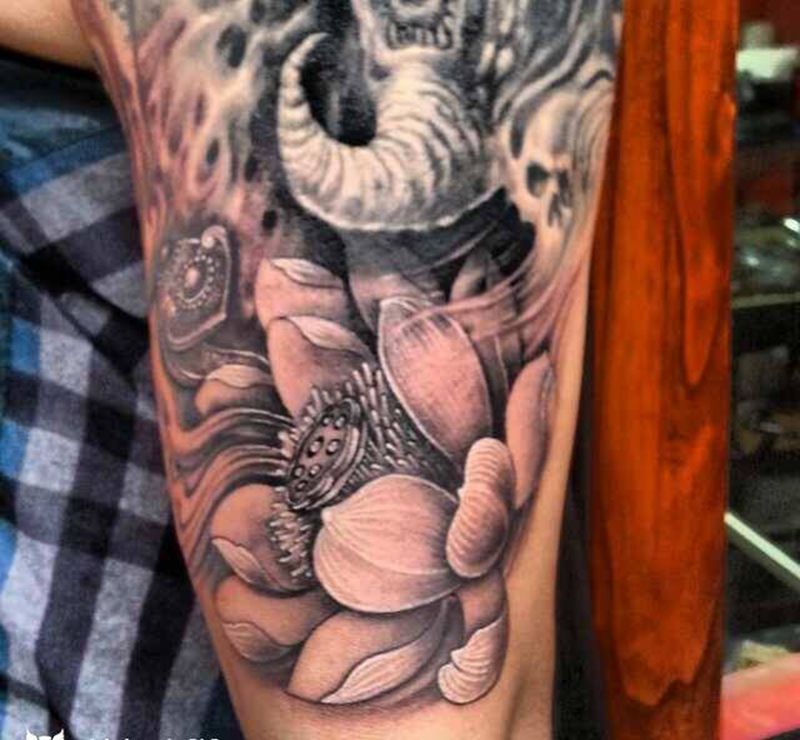 莲花如意纹身图片_成品颈部传统原创静物纹身图案