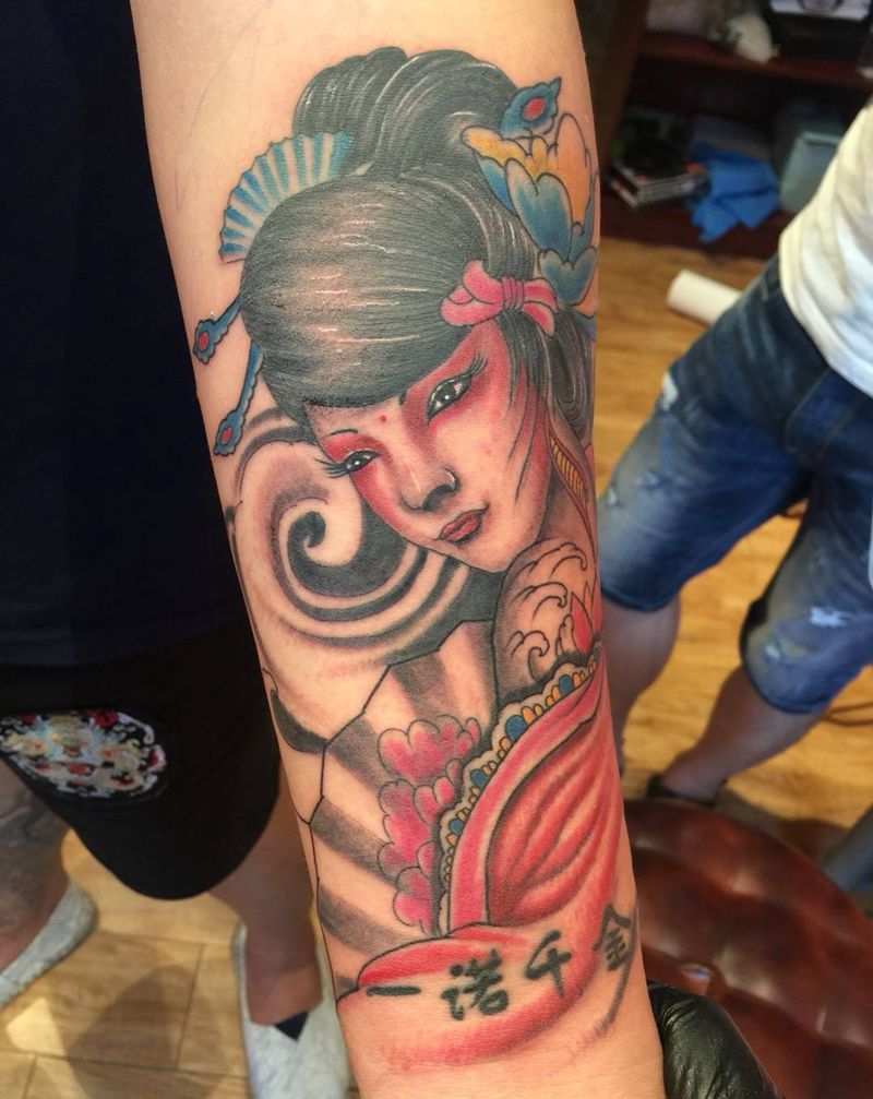 小臂艺妓纹身图片