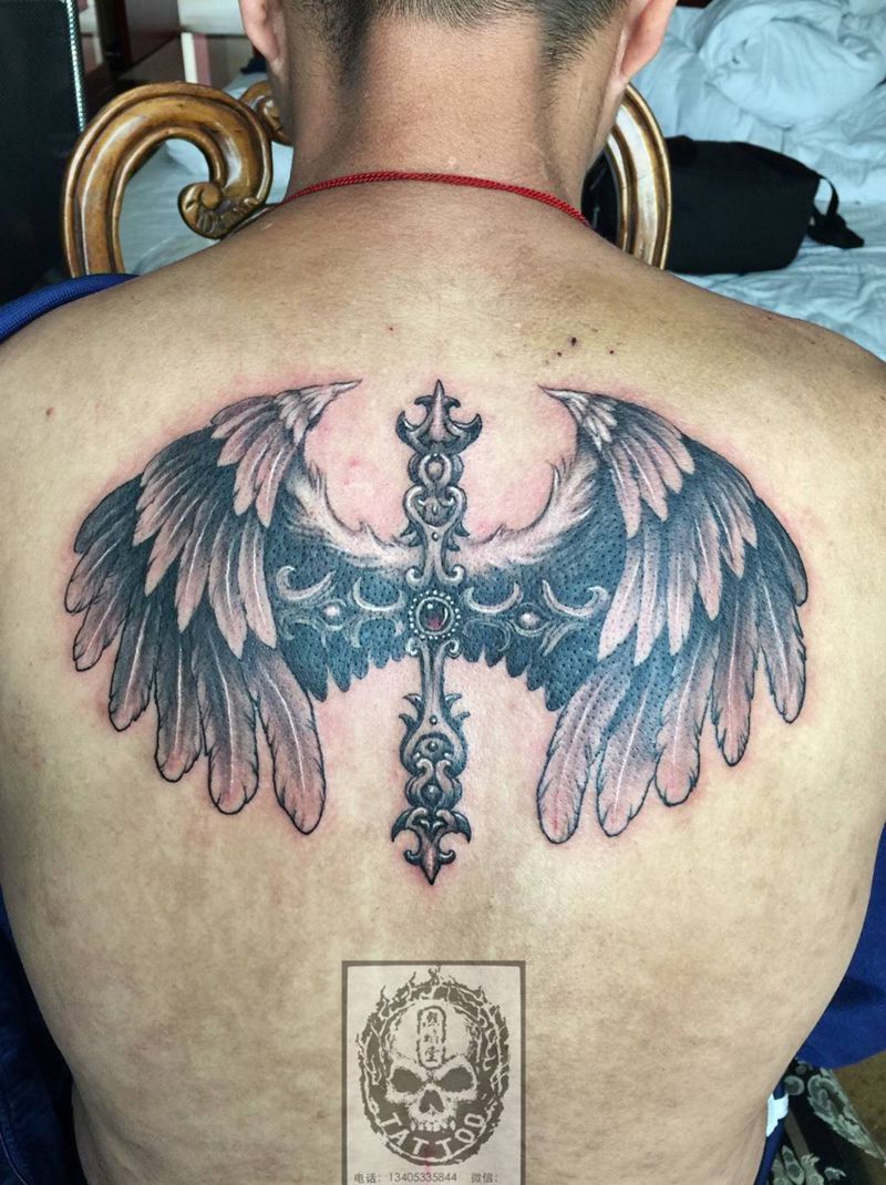 十字 翅膀纹身图片_成品原创欧美背部纹身图案
