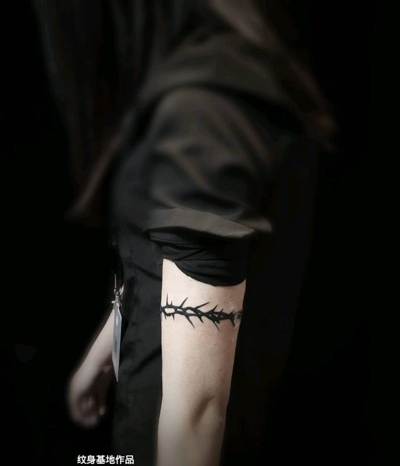 臂环《荆棘花》纹身图片