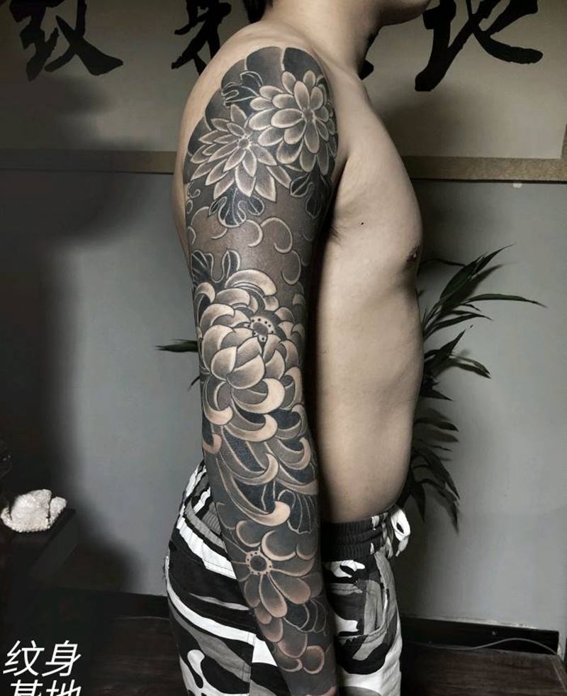 老传统黑灰风格纹身图片_手臂老传统纹身图案