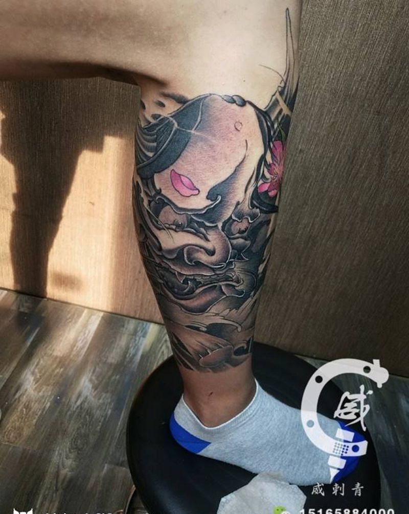 班诺纹身图片_腿部新传统纹身图案