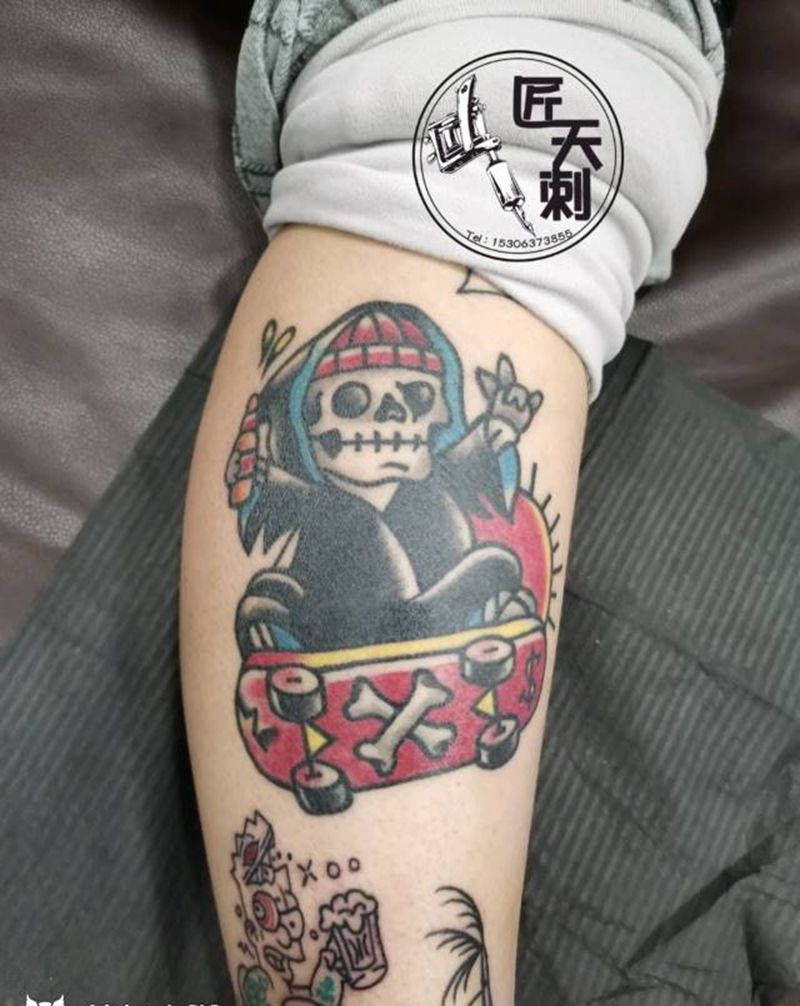 骷髅滑板纹身图片_腿部Old SchoolNew School纹身图案