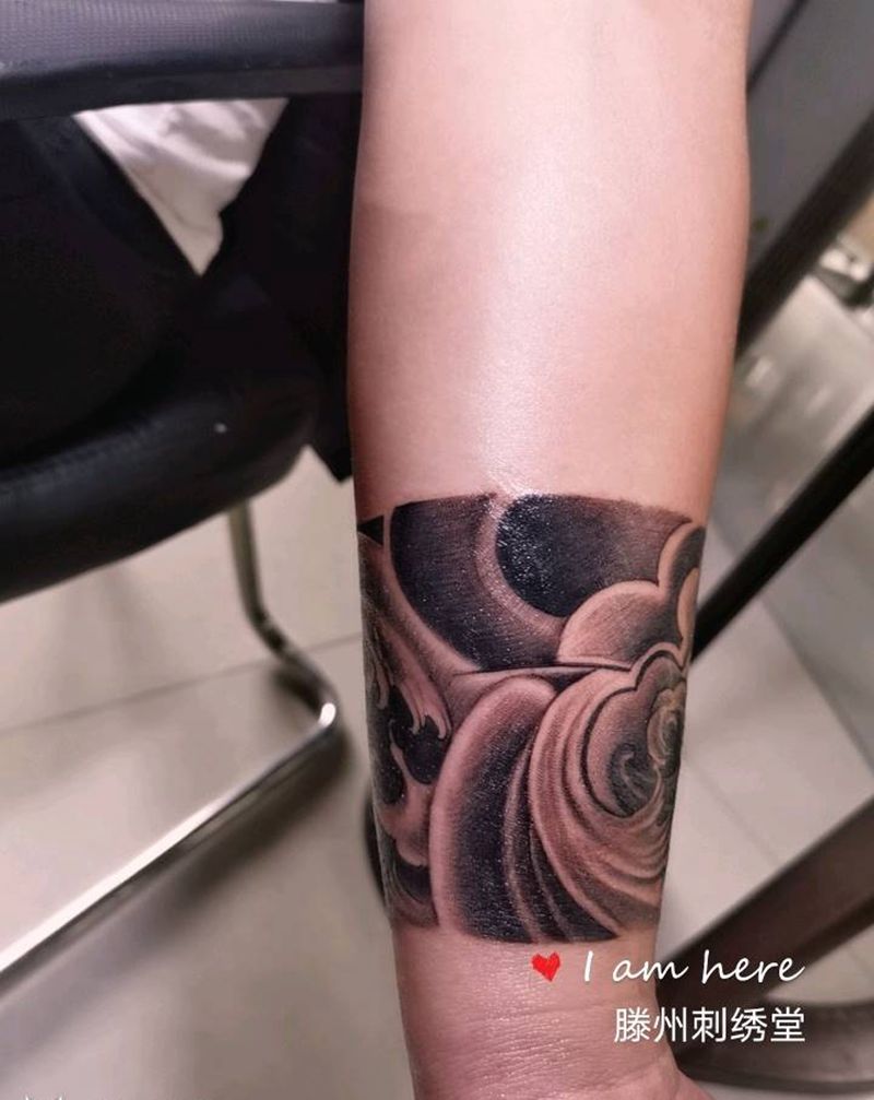 手臂臂环纹身图片_手臂新传统纹身图案