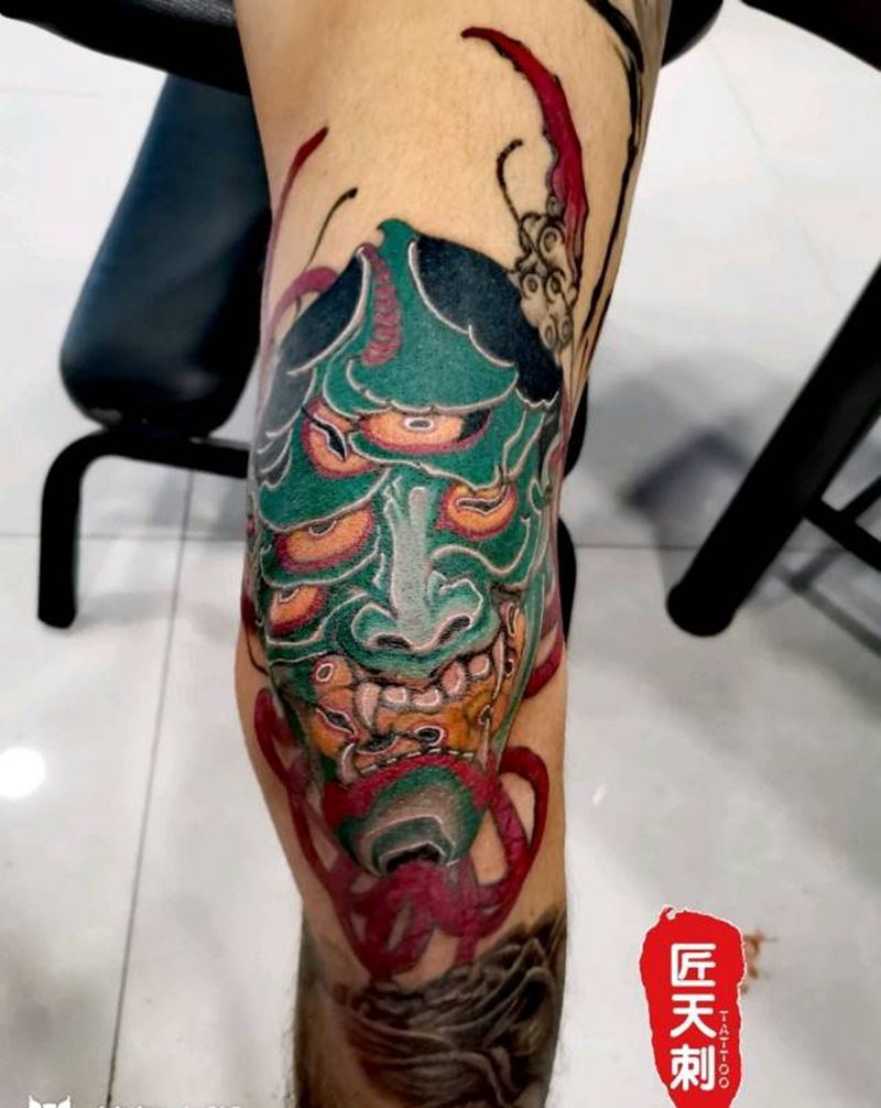 班诺纹身图片_腿部新传统New School纹身图案