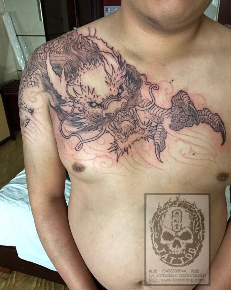 过肩龙线条纹身图片_动物神兽传统胸部肩部背部纹身图案