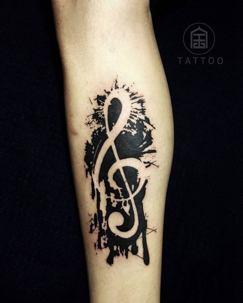 泼墨风格音符纹身图片_成品腿部欧美传统水墨泼墨风格纹身图案