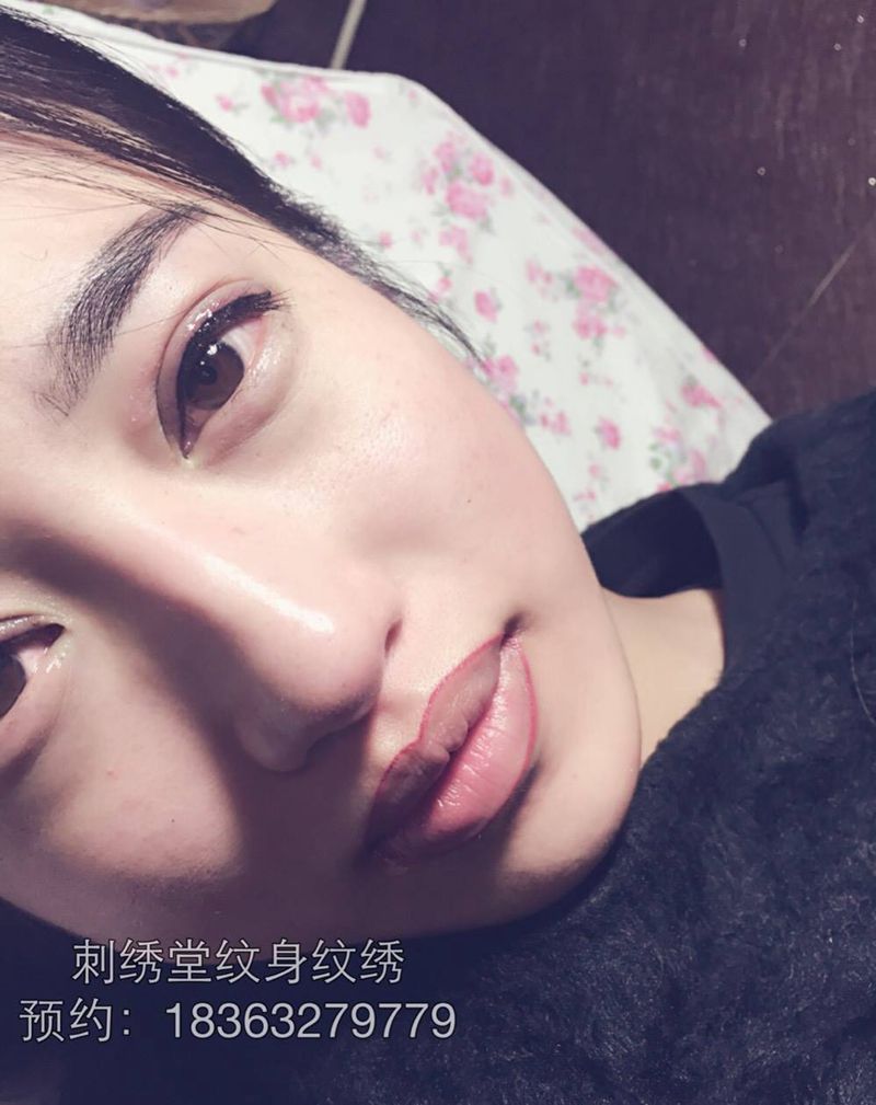 美瞳线纹身图片