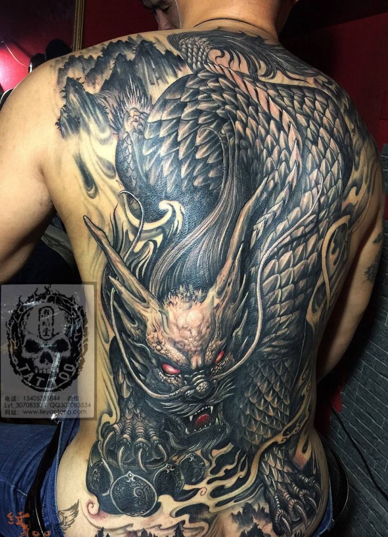 后背麒麟纹身图片_修改成品背部传统动物原创纹身图案