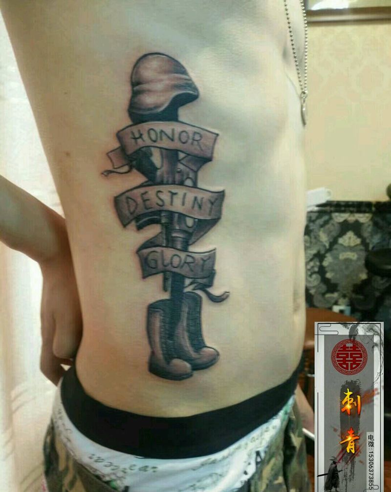 战争纹身图片_腰部Old SchoolNew School战争纹身图案