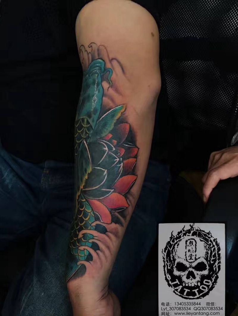 暴力遮盖 鲤鱼纹身图片_神兽遮盖作品修改动物传统手臂纹身图案