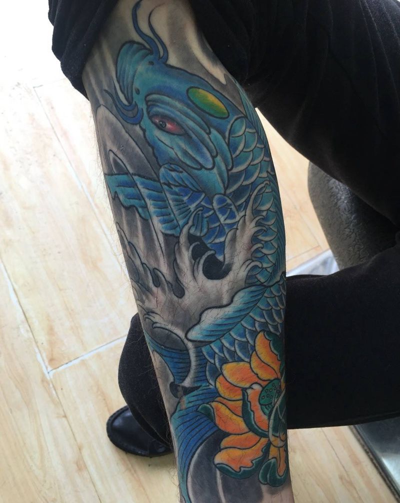 彩鲤鱼恢复后纹身图片