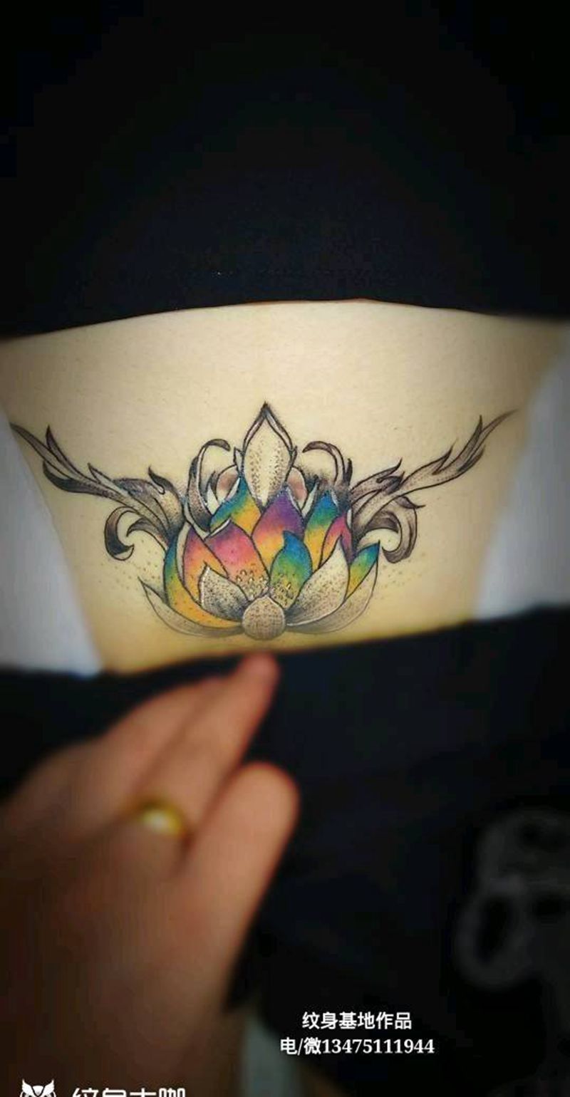 剖腹产疤痕遮盖纹身图片