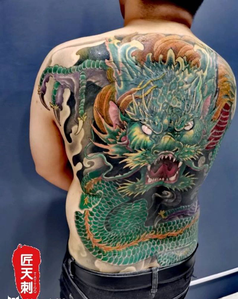 遮盖旧图纹身图片_背部新传统纹身图案