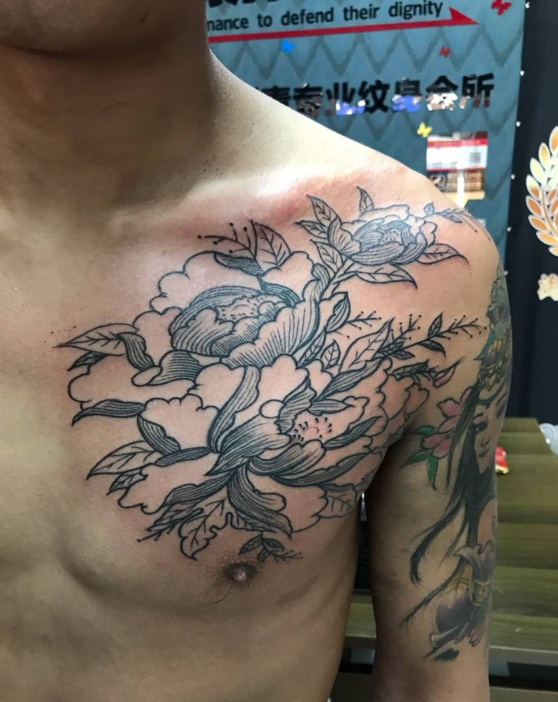 小胸花牡丹纹身图片