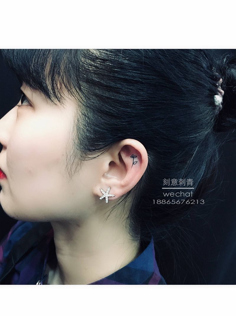 耳朵小清新纹身图片_耳朵花小清新纹身图案