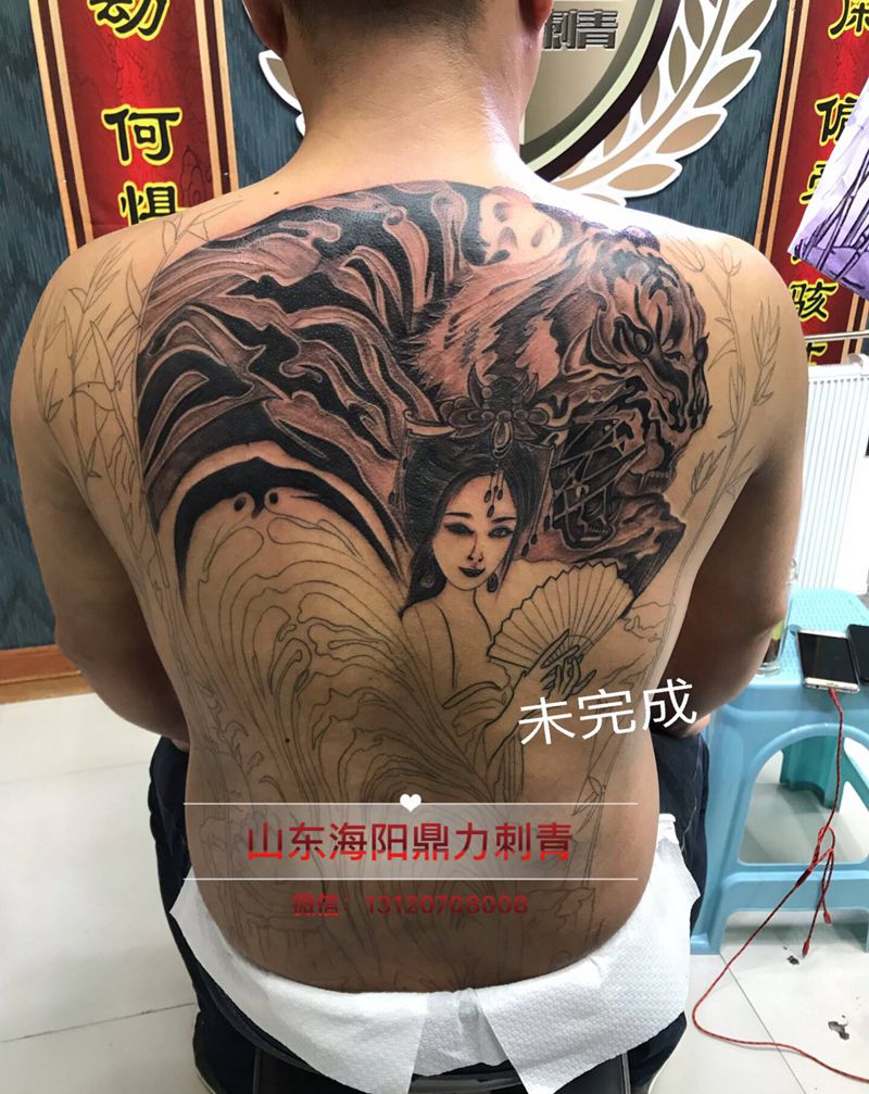 DL 满背虎姬纹身图片_背部老传统纹身图案