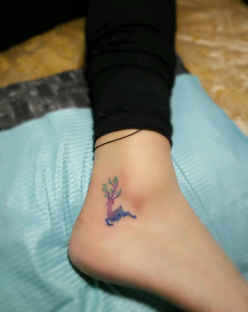 彩色麋鹿遮盖后纹身图片