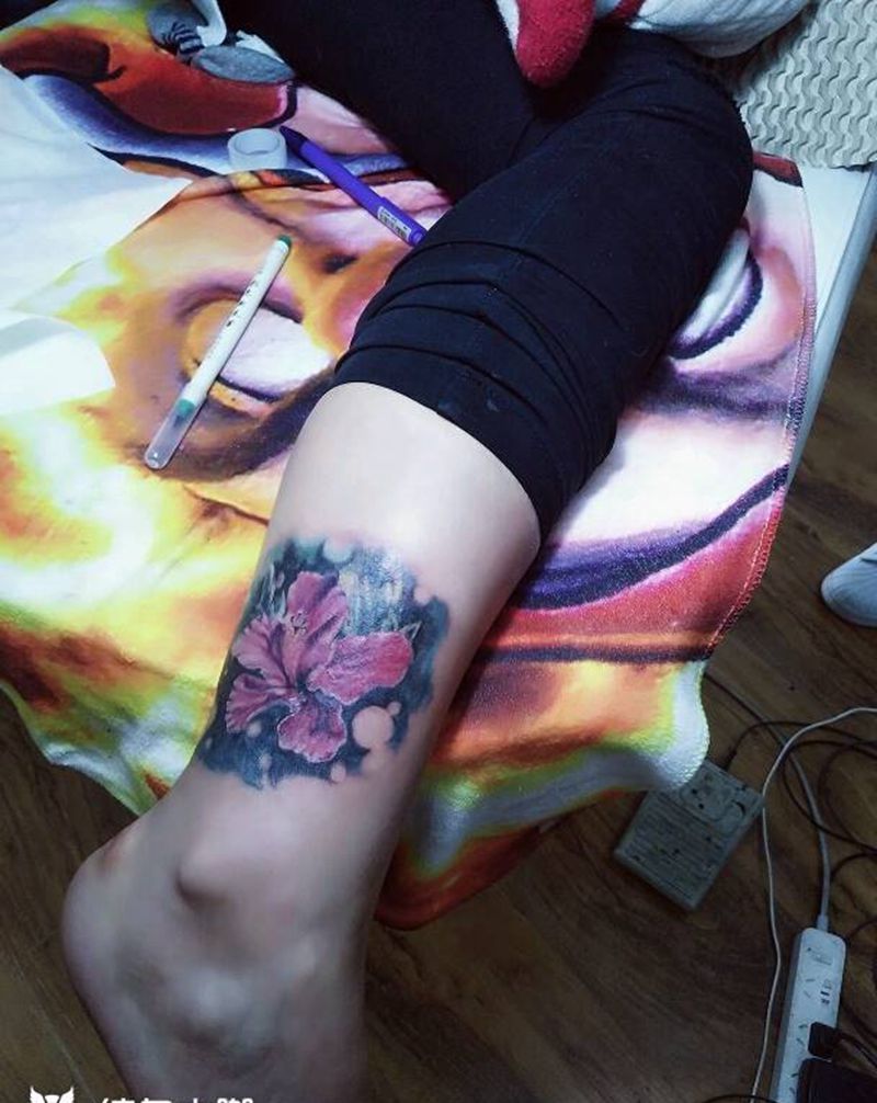 遮盖小猫纹身图片_腿部写实植物成品纹身图案