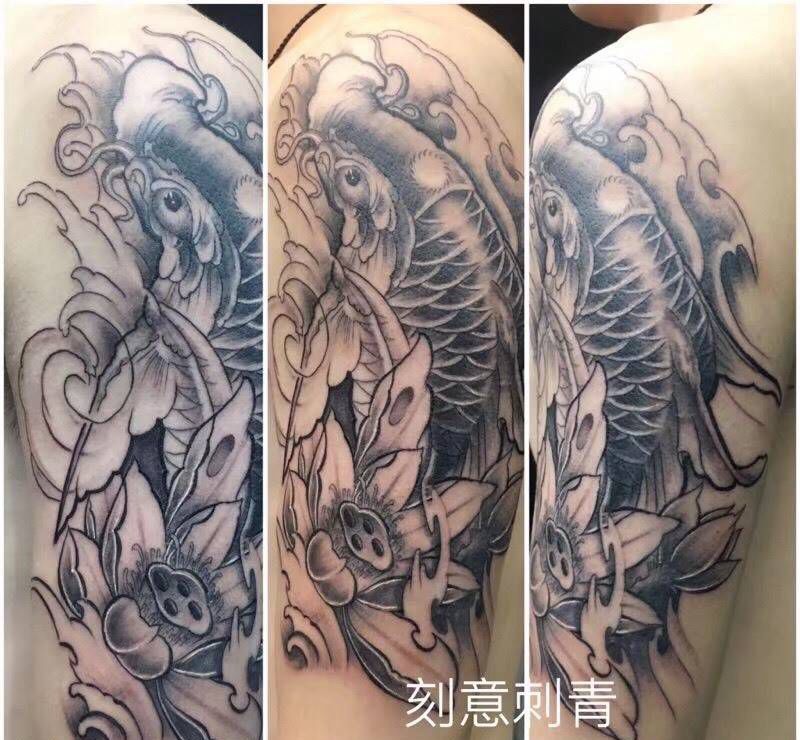 鲤鱼荷花纹身图片_成品手臂传统动物植物纹身图案