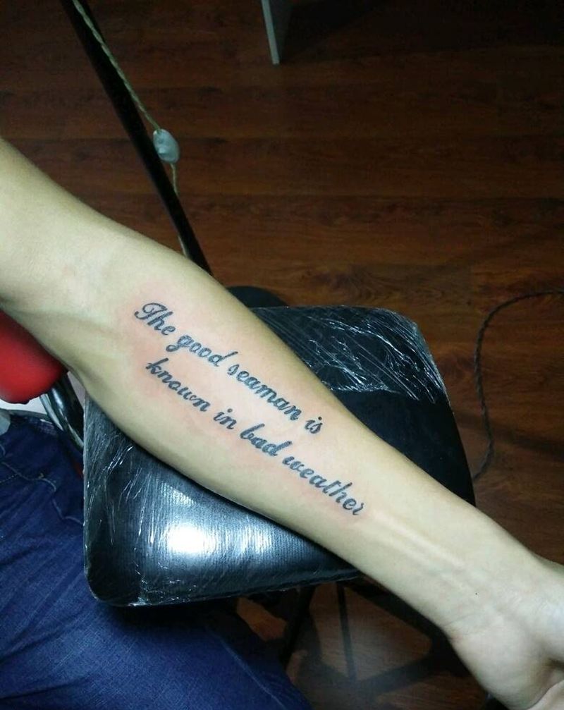 帅男一枚纹身图片