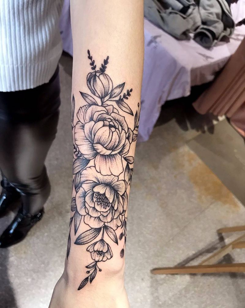 小臂素花纹身图片