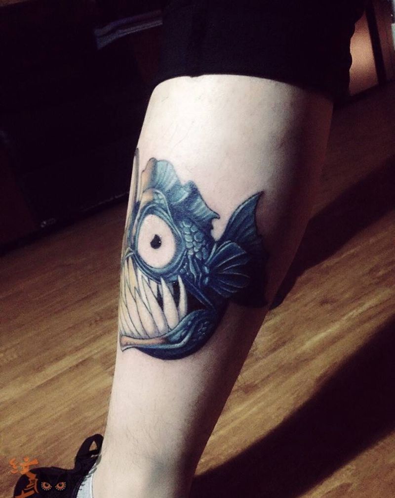 食人灯笼鱼纹身图片_成品腿部欧美动物纹身图案