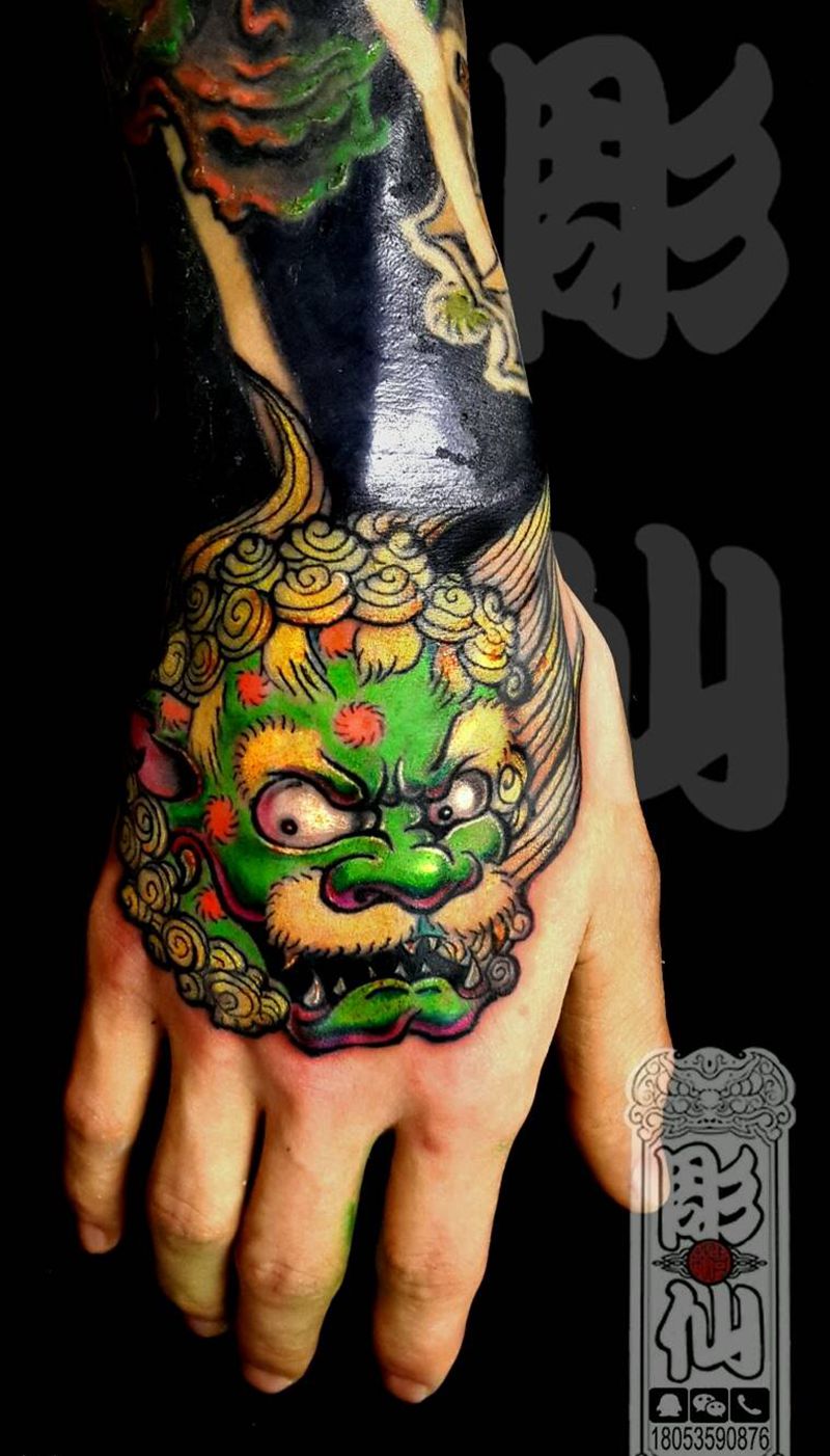 《唐狮》手背纹身图片