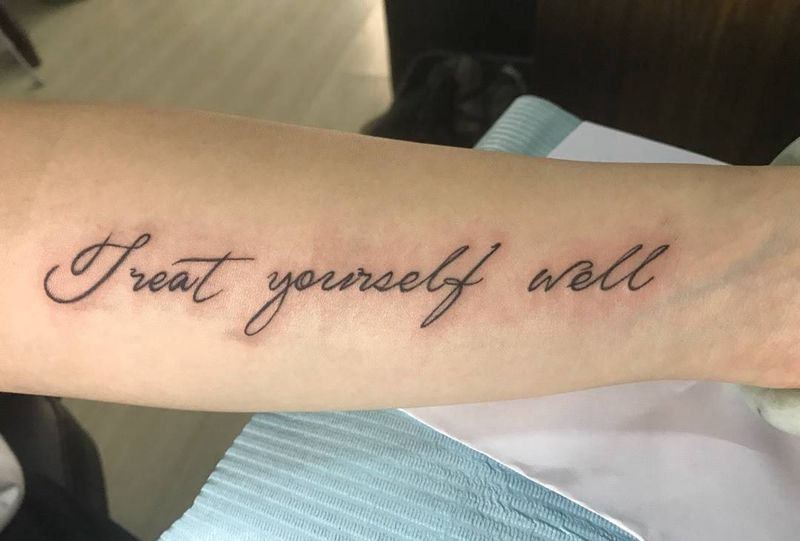 英文纹身图片_手臂花体字纹身图案